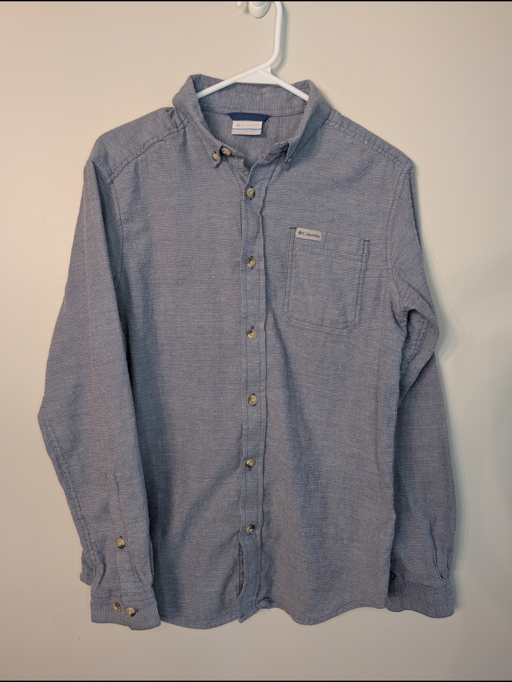 Columbia Men's Light Blue Button-Up Shirt Small